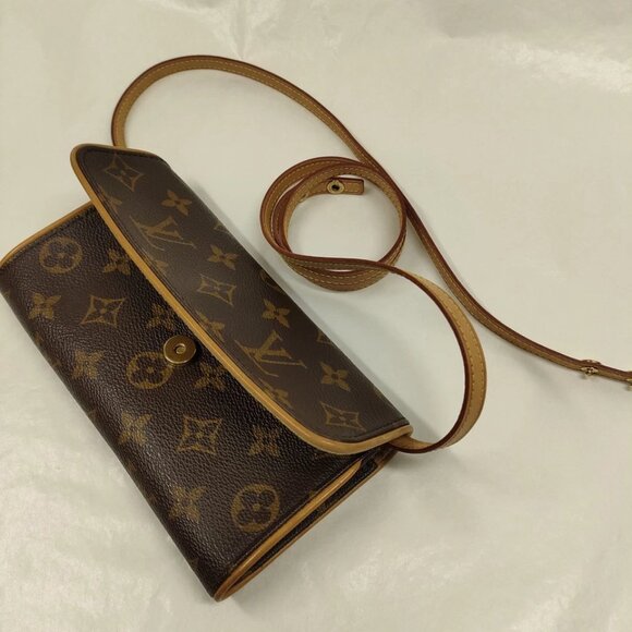 Louis Vuitton LV Shoulder Bag Pochette Twin PM Brown Monogram 490-022225 - Picture 10 of 16
